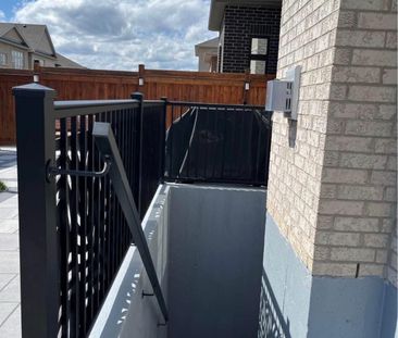 For Lease - 90 Mountainside Crescent Unit# Basement, Whitby, Ontario - Photo 6