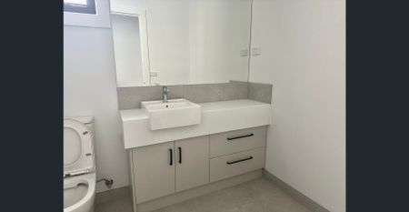 Brand-New Luxury Townhome – Sophisticated Living - Photo 3