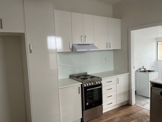 Charming 2-Bedroom House in the Heart of Erskineville - Photo 1