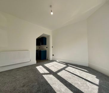 4 bedroom Mid Terraced House to let - Photo 6