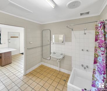 Neat, Low-Maintenance Unit in a Quiet Setting - Photo 2
