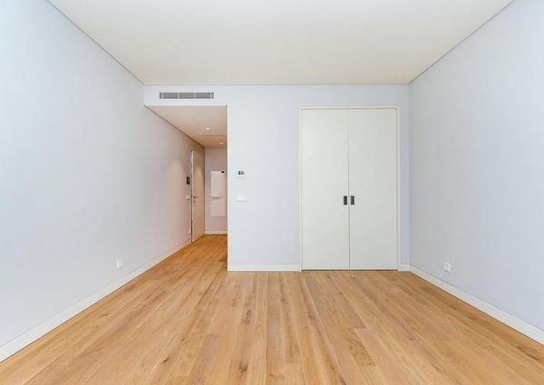 2 Bedroom Apartment with a view, Largo do Rato, Lisboa