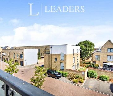 Charlock Close, Harold Wood, RM3 - Photo 6
