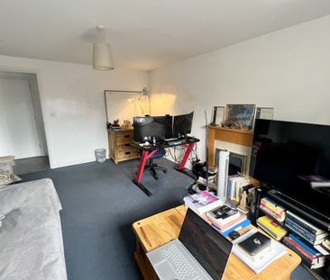 Staniland Court - Photo 4