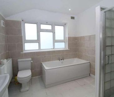 Balmoral Road, Gillingham, ME7 - Photo 2