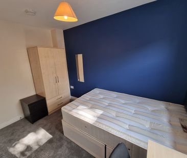 6 Bed Student Accommodation - Photo 3