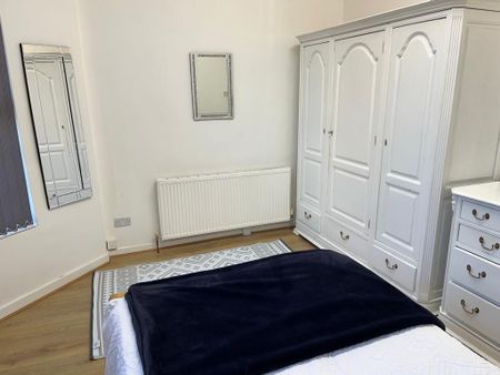 Bedsit, George Street, M25 - Photo 2
