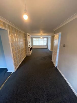 4 Bed Detached House, Whinmoor Court, LS14 - Photo 1