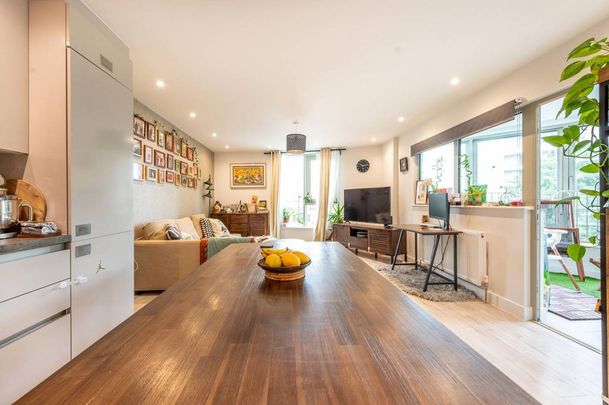 2 bedroom flat to rent - Photo 1