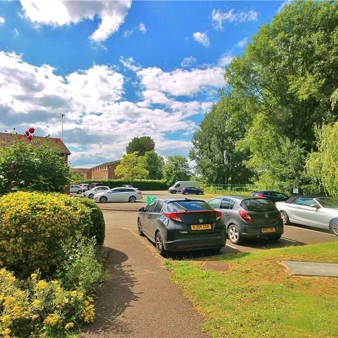 Aspen Close, Staines-upon-Thames - Photo 1