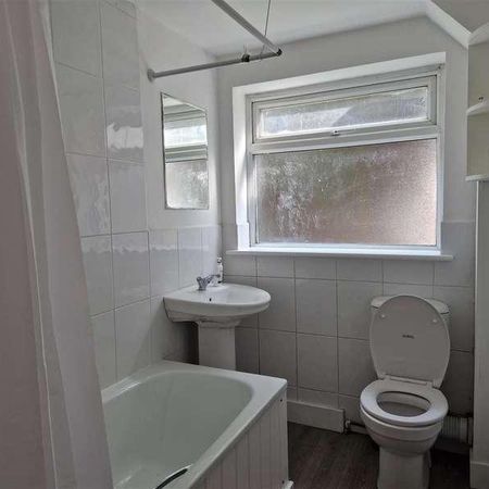 Dormers Wells Lane, Southall, UB1 - Photo 4