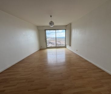 Location Appartement 3 pièces 59m² LES SABLES D OLONNE 85100 - Photo 3