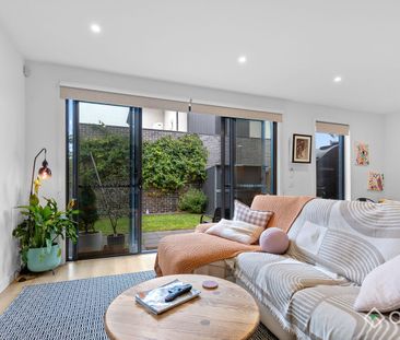 Stylish & Contemporary Living! - Photo 6