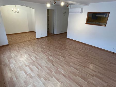 Location Appartement 3 pièces 73m² - Photo 3