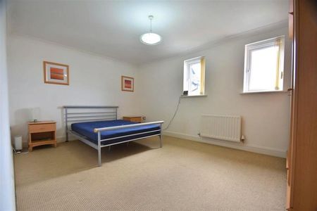 2 Bedroom Apartment To Let - Photo 2