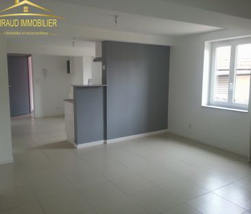 Location Appartement 3 pièces 59m² CHARLIEU 42190 - Photo 1