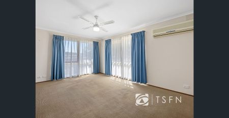 Lovely home in sought after Kangaroo Flat - Photo 2