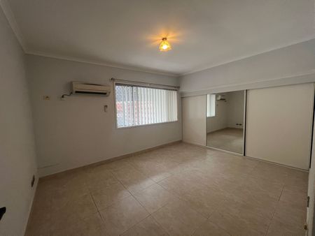 Modern Four Bedroom Family Home - Photo 4