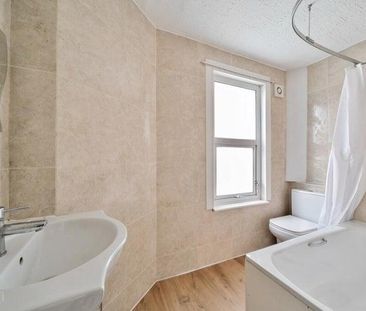 1 bedroom in a house share to rent - Photo 6