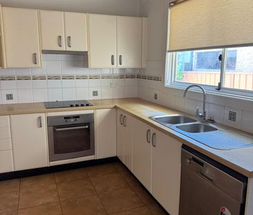 Family Comfort in a Peaceful East Hills Location - Photo 5