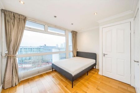 3 bedroom flat to rent - Photo 4