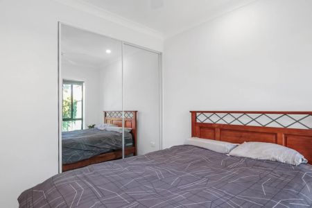 Modern & Convenient Two Bedroom Granny Flat - Photo 4