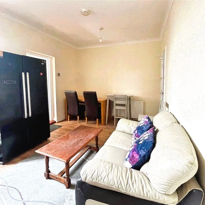 Queens Road, Egham, Surrey, TW20 9RT - Photo 1