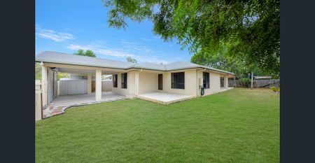 Your Next Family Home Awaits - Space, Comfort & Location in Kelso! - Photo 4