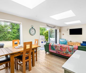 Copthorne Bank, Copthorne, RH10 - Photo 1