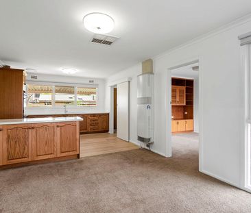 4 Bedroom Home in Quiet Court - Photo 5