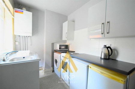 3 bedroom terraced house to rent - Photo 2