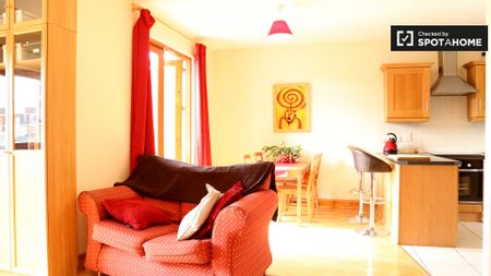 Nice room in 2-bedroom apartment in Castleknock, Dublin - Photo 4