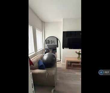 2 bedroom semi-detached house to rent - Photo 2
