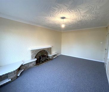 2 bedroom semi-detached bungalow to rent - Photo 2