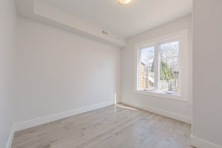 For Lease - 379 St Clarens Avenue Unit# Main, Toronto, Ontario - Photo 2
