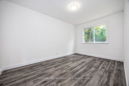 For Lease - 47 Newbury Drive Unit# Main Fl, Newmarket, Ontario - Photo 5