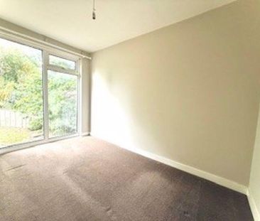 4 bedroom end of terrace house to rent - Photo 6