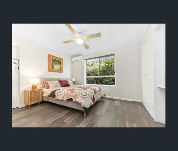 Immaculate two bedroom home with oversized courtyard - Photo 3