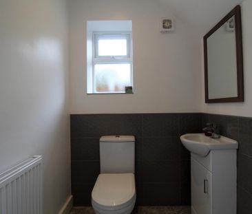 3 bedroom semi-detached house to rent - Photo 6