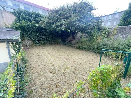 APPT T1 BIS MEUBLE AVEC JARDIN - Photo 3