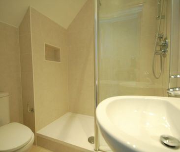 Barn Court, High Wycombe, Buckinghamshire,HP12 - Photo 5