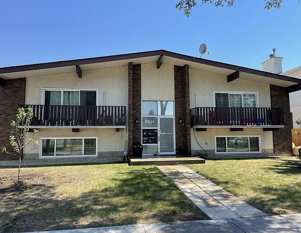 Beautiful Bonnie Doon - 3 Bedroom - Clean and Quiet. Close to Ravine and LRT | 9341 95 Street, Edmonton - Photo 1