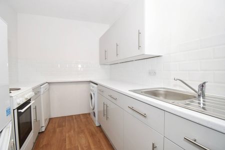 2a The Green, Hersham, Walton-on-Thames, KT12 - Photo 5