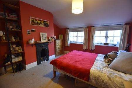 1 Bedroom Mid Terraced House - Photo 4