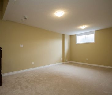 For Lease - 464 Brettonwood Ridge, Kanata, Ontario - Photo 2