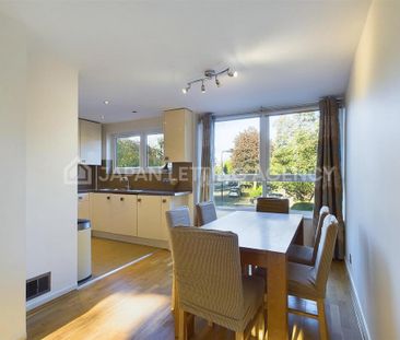 4 bedroom end of terrace house to rent - Photo 5