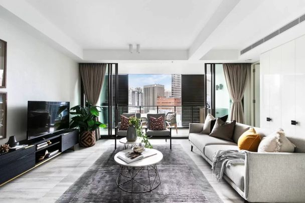 A Vibrant City Lifestyle in the Heart of Haymarket - Photo 1