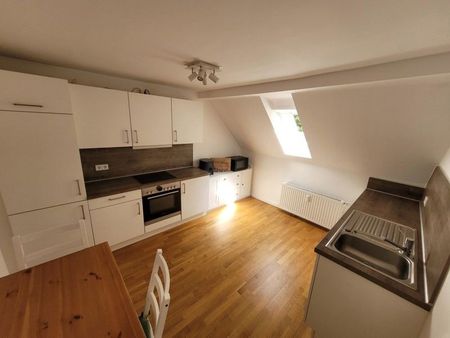 Nachmieter zum 31.10 gesucht - Wunderschöne Wohnung mit Einbauküche - Photo 2