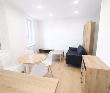 Location Appartement 1 pièce 24m² LA SEYNE SUR MER 83500 - Photo 2