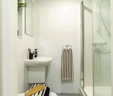 Premium Ensuite - Photo 6